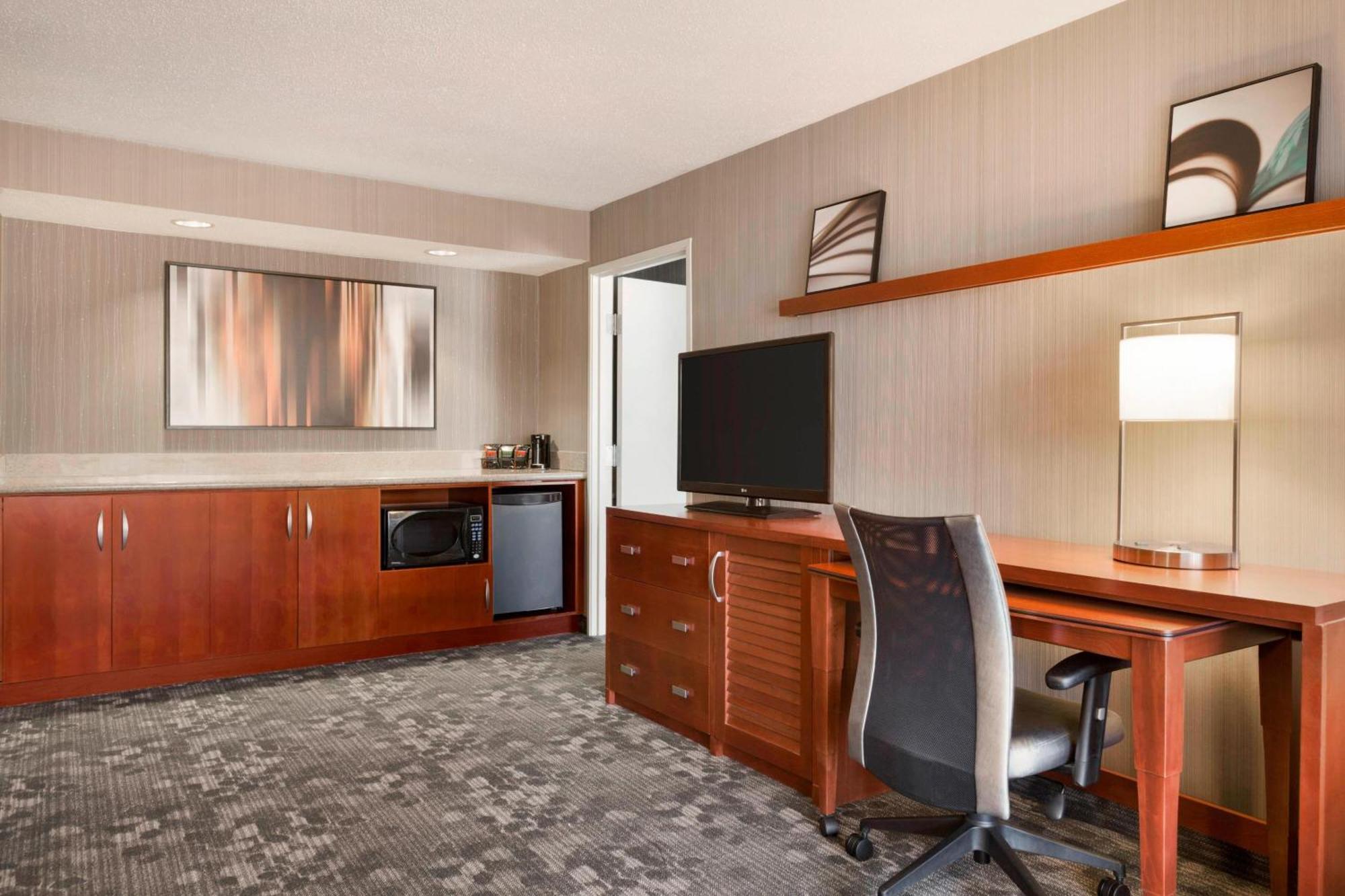 Hotel Courtyard By Marriott Bloomington Normal Exterior foto